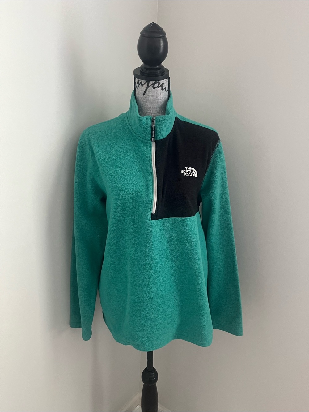 The north face men’s green and black quarter zip fleece size L